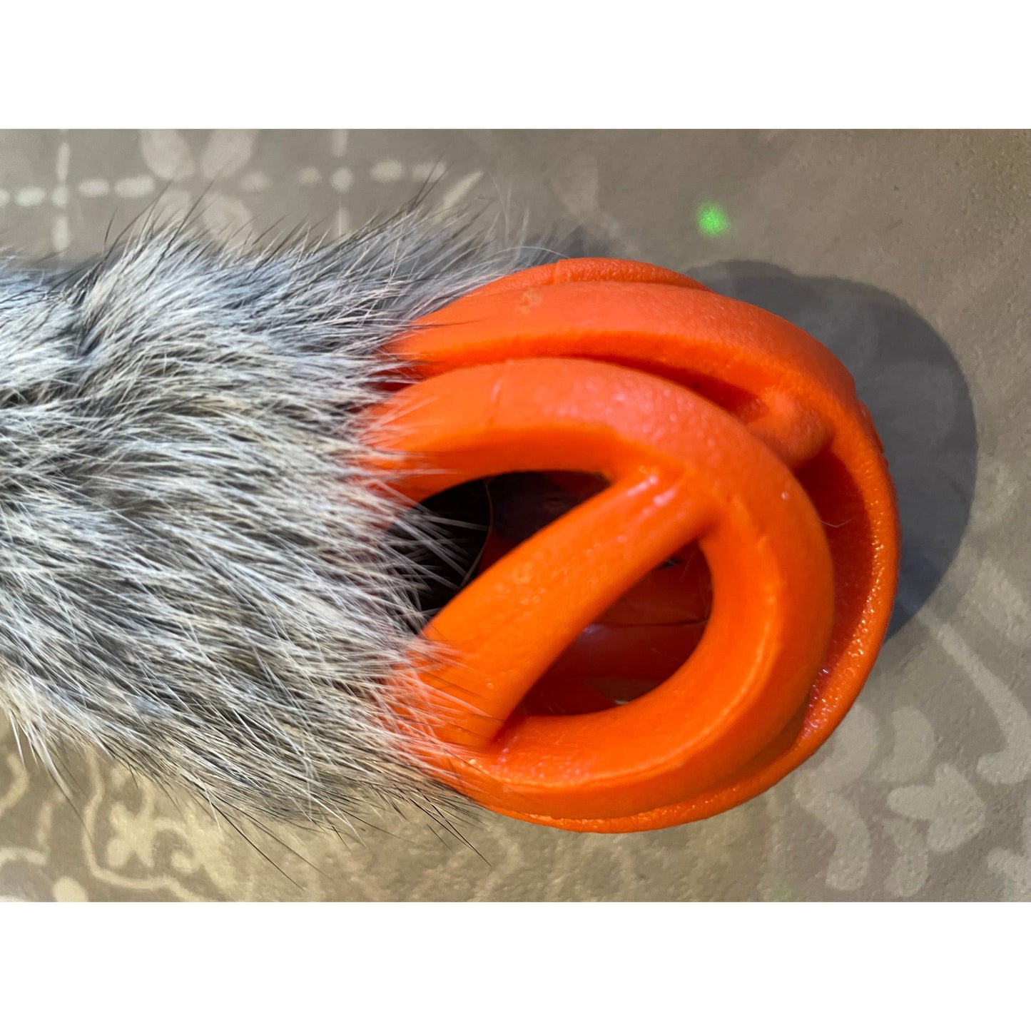 Zerrspielzeug mit Kaninchenfell