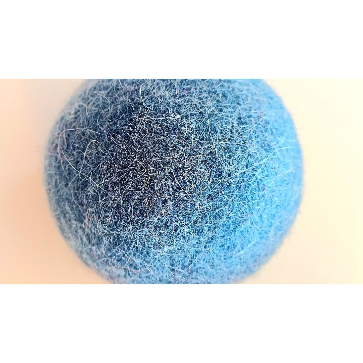 Jumping Filzball