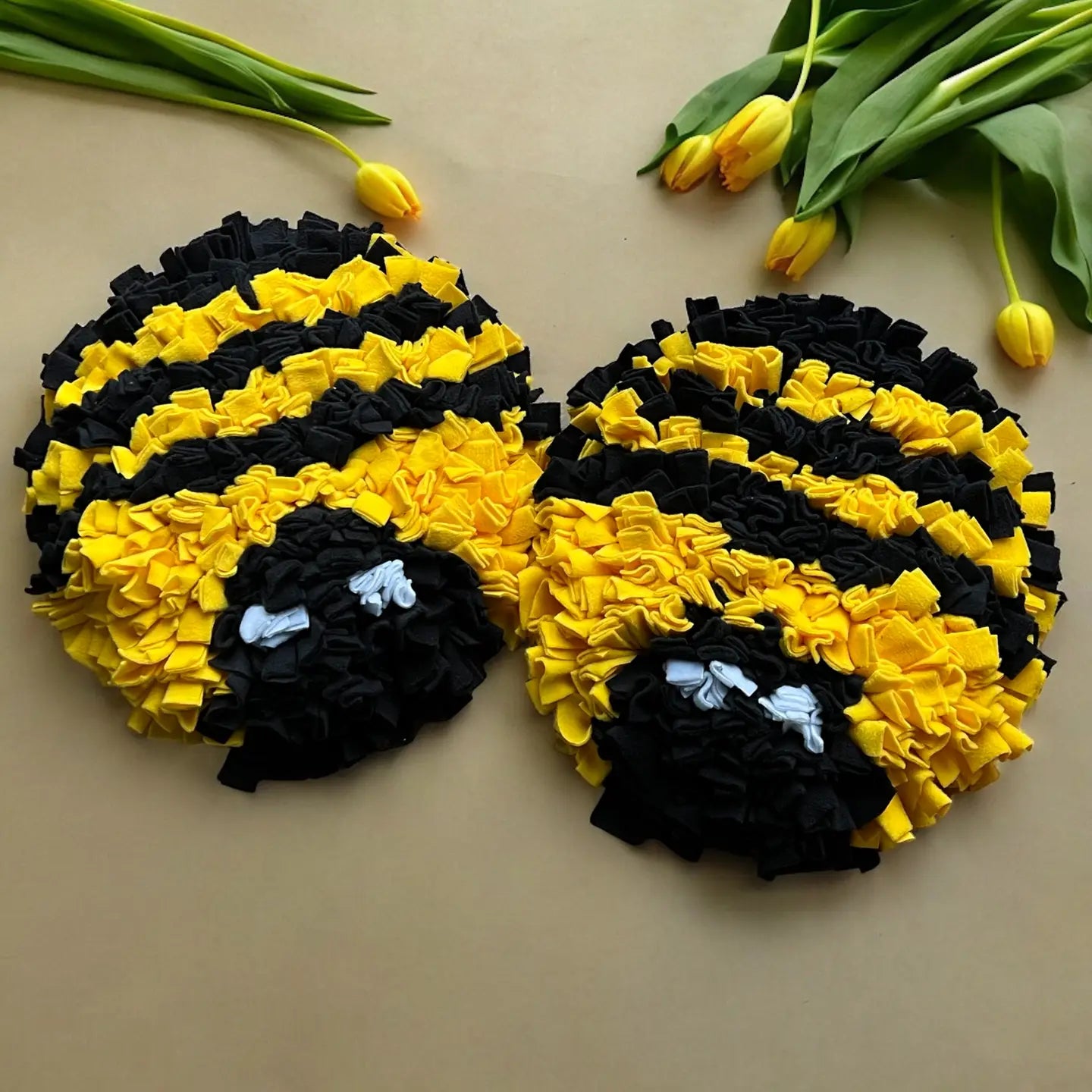 Großer Schnüffelteppich Bienen-Optik