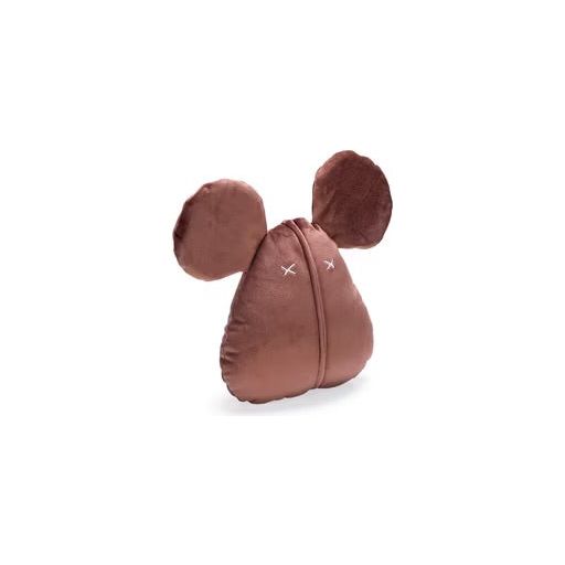 Designed by Lotte Velvet Maus Adio