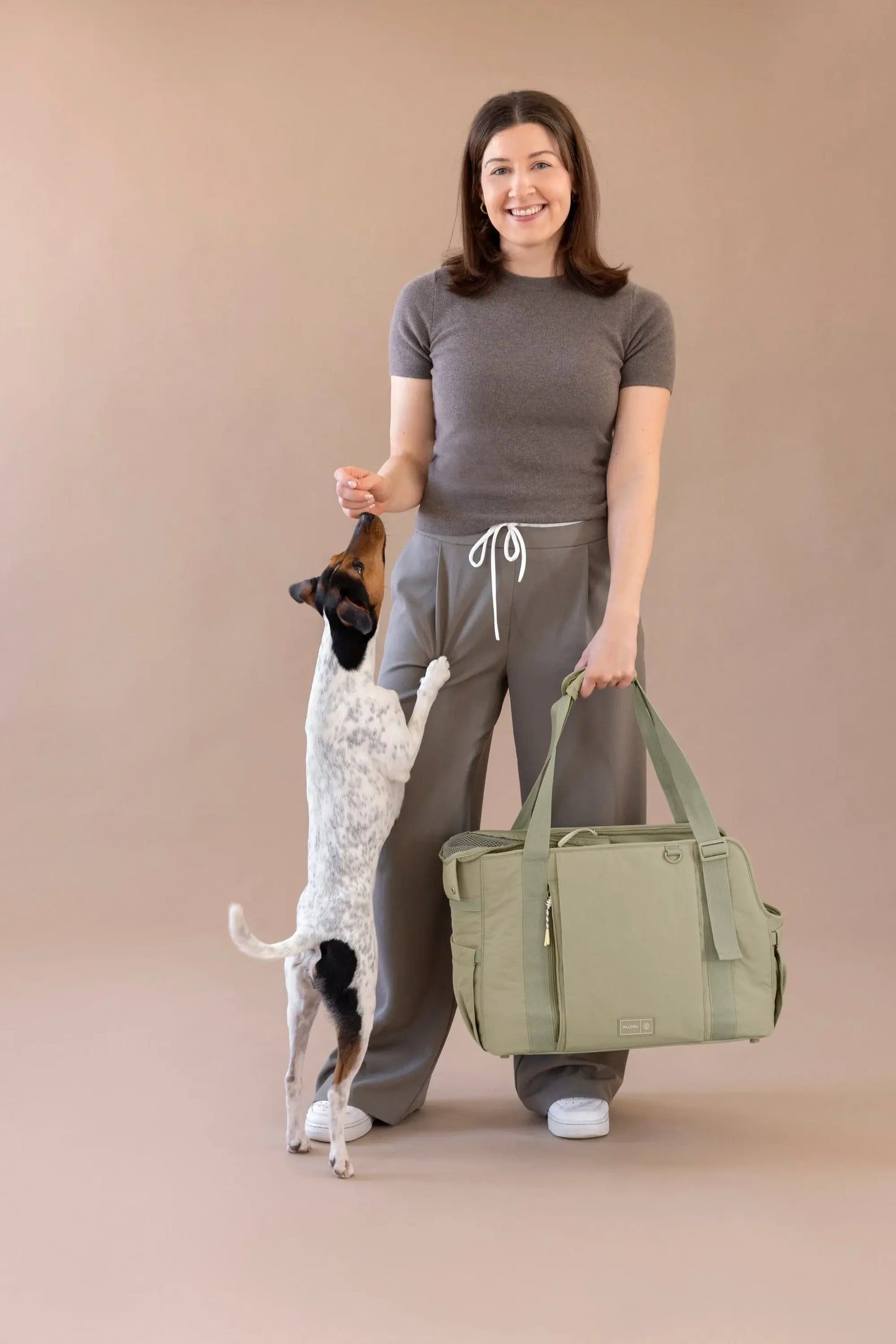 Palopa HUNDETASCHE CRINKLED - WEDA, PALE OLIVE