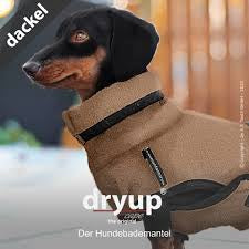 Dryup Cape Dackel – Der perfekte Mantel für Hunde mit langen Rücken